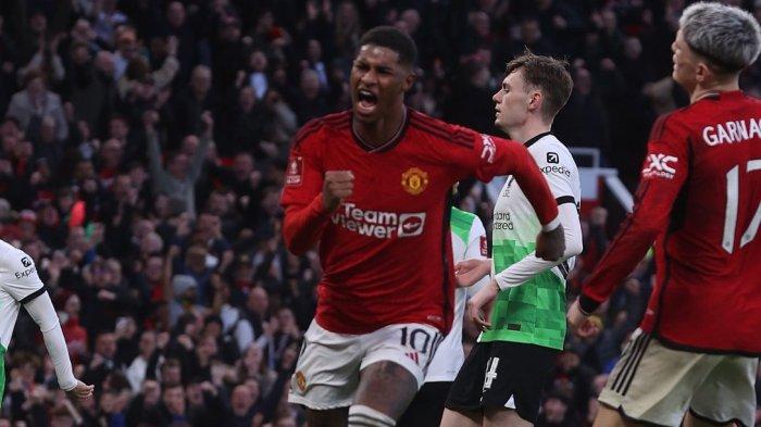 Man United Singkirkan Liverpool. Drama 7 gol tercipta dalam pertandingan Man United vs Liverpool pada perempat final Piala FA atau FA Cup di Stadion Old Trafford, Minggu (17/3/2024).