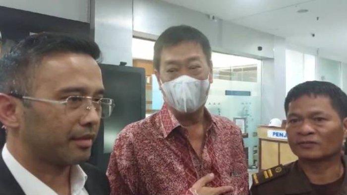 Robert alias RBS diperiksa penyidik Jaksa Agung Muda Bidang Tindak Pidana Khusus pada Senin (1/4/2024) sekitar pukul 09.00 WIB sampai pukul 22.00 WIB. (Kompas TV)