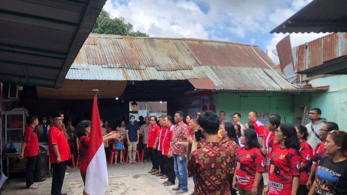 Anggota DPRD Sumut dari fraksi PDI Perjuangan, Rudy Hermanto menggelar pemeriksaan mata dan pemberian kaca mata gratis untuk ratusan warga.