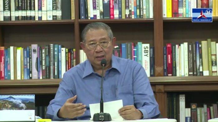Ketua Majelis Tinggi Partai Demokrat Susilo Bambang Yudhoyono (SBY) saat menggelar konferensi pers.