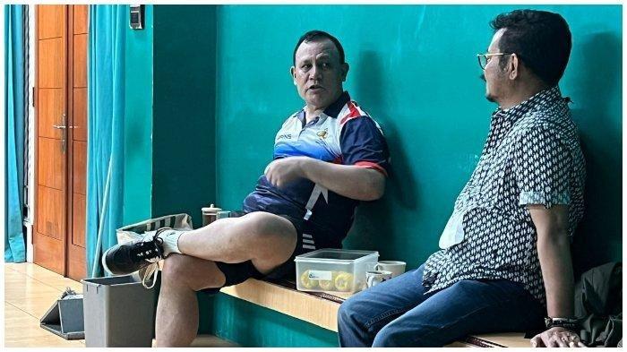 foto Menteri Pertanian (Mentan) nonaktif Syahrul Yasin Limpo (SYL) menemui Ketua KPK Firli Bahuri di Lapangan Badminton, beredar.