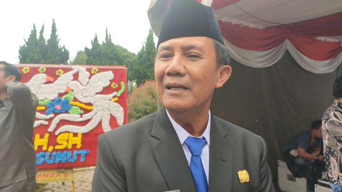 Salah satu purnawirawan Polri yang dilantik jadi anggota DPRD Karo periode 2024-2029 Ramli Simanjorang, saat ditemui usai pelantikan di Kantor DPRD Karo, di Jalan Veteran, Kabanjahe, Selasa (1/10/2024). Pada periode ini, diketahui dari 40 anggota DPRD Karo tiga di antaranya merupakan purnawirawan Polri.