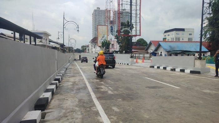 Sejumlah pengendara saat melintasi underpass HM Yamin yang satu jalur dari Jalan Jawa menuju Gaharu, Rabu (15/1/2025). Bobby mengatakan, Underpass ini dibangun untuk mengurangi kemacetan.