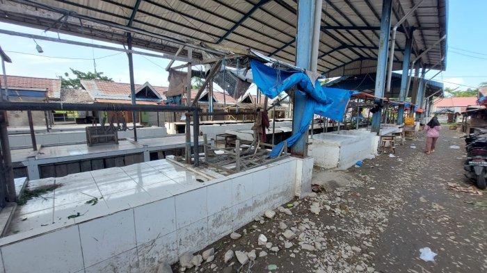 Suasana dan kondisi meja atau lapak berjualan di Pasar Tradisional Tanjung Pura yang berada di Jalan Khairil Anwar, Kecamatan Tanjung Pura, Kabupaten Langkat, Sumatera Utara, Kamis (18/7/2024).