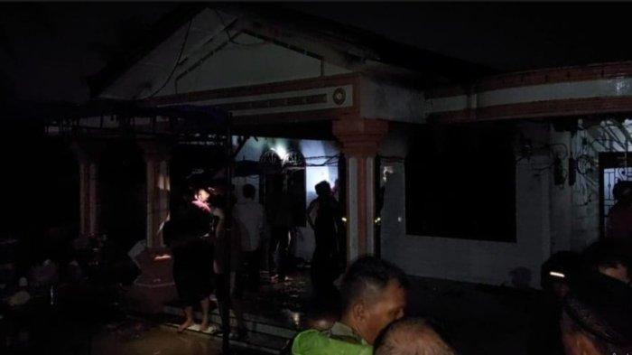 Suasana lokasi pesta ngunduh mantu anak mantan anggota DPRD Langkat, Safril yang berada di Jalan Persatuan, Desa Banyumas, Kecamatan Stabat, Kabupaten Langkat, Sumatera Utara, Rabu (23/8/2023) malam.