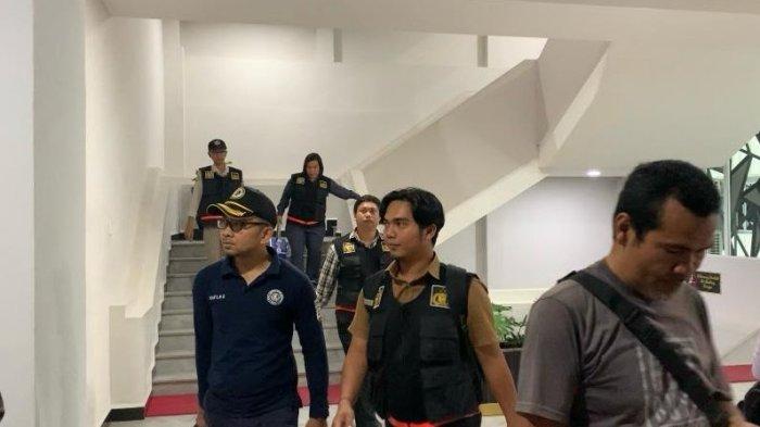 Beberapa personel Forensik Polda Sumut saat tiba di Unpri Medan Jalan Sampul, Kota Medan, Selasa (12/12/2023).