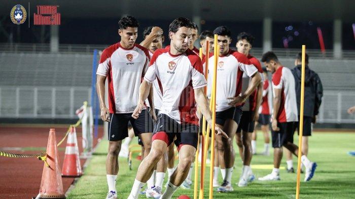 Skuat Timnas Indonesia berlatih