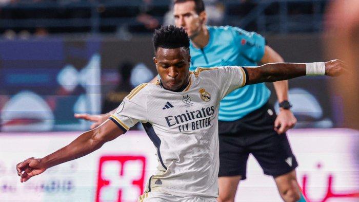 Winger Real Madrid, Vinicius Junior, mengukir satu rekor orang pertama yang cetak hattrick dalam duel El Clasico, bahkan mengkangkangi rekor Cristiano Ronaldo.