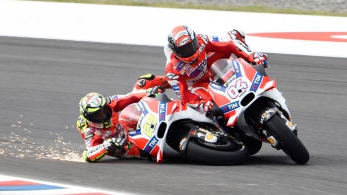Duo pebalap Ducati Andrea Iannone dan Andrea Dovizioso