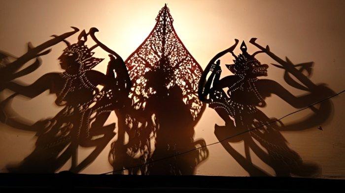 WAYANG- Ilustrasi penampilan wayang yang merupakan tradisi masyarakat Jawa.