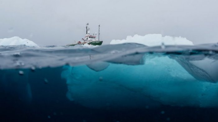 Kapal Arctic Sunrise yang digunakan para peneliti untuk mengumpulkan sampel di Antartika(Christian Ć
slund/Christian Ć
slund / Greenpeace)