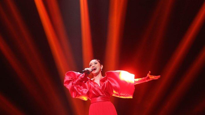 LYODRA Ginting saat tampil di babak Grand Final Indonesian Idol musim kesepuluh
