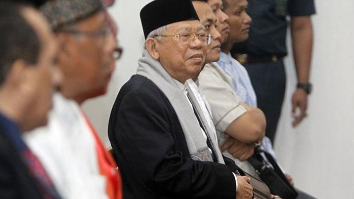 Ketua MUI Maaruf Amin hadir menjadi saksi di persidangan ke-8 perkara dugaan penodaan agama dengan terdakwa Basuki Tjahaja Purnama atau Ahok yang digelar Pengadilan Negeri (PN) Jakarta Utara di Gedung Kementerian Pertanian (Kementan), Jakarta Selatan. Selasa (31/1/2017). Agenda sidang kedelapan ini adalah mendengar keterangan lima saksi yang diajukan Jaksa Penuntut Umum (JPU). (POOL / SINDO / ISRA TRIANSYAH)