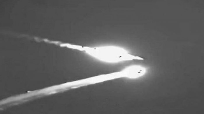 Pemberontak Houthi luncurkan serangan rudal (Al-Masirah/Mirror)