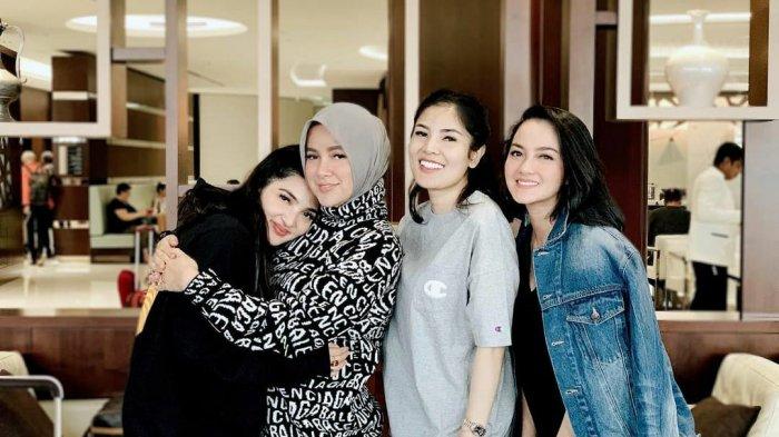 Persahabatan Olla Ramlan, Nindy Ayunda, Ririn Ekawati, dan Ashanty