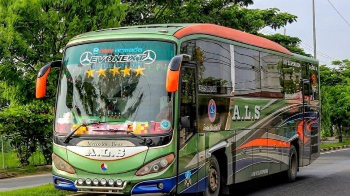 ANGKUTAN LEGENDARIS- Bus ALS (Antar Lintas Sumatera) merupakan angkutan legendaris asal Sumatera Utara. Bus ini didirikan tahun 1966 di Kabupaten Mandailing Natal, Sumatera Utara.