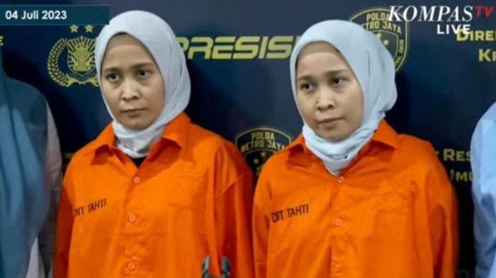 SI KEMBAR RIHANA RIHANI PAKAI ROMPI TAHANAN - Direktur Kriminal Umum Polda Metro Jaya Kombes Hengki Haryadi mengungkapkan, penyidikan akan mengarah ke bentuk tindak pidana lain, yakni tindak pidana di media sosial dan pencucian uang. Konstruksi pasal (awal), yakni 378 dan atau 372 KUHP. Ini soal penipuan dan penggelapan. Akan kami juncto-kan dengan Pasal 64 KUHP, ungkap Hengki dalam konferensi pers di Mapolda Metro Jaya, Selasa (4/7/2023). (kompas.com)