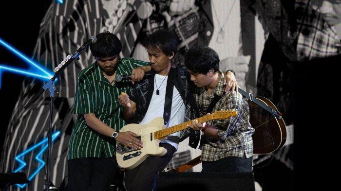 Bandung menjadi kota penutup dalam rangkaian konser Sheila on 7 di 5 kota bertajuk