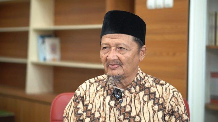 Abu Fatih alias Abdullah Anshori, tokoh senior kelompok Al Jamaah Al Islamiyah atau Jamaah Islamiyah atau JI. Ustad Abu Fatih menyatakan kelompoknya telah islah dengan aparat keamanan, pemerintah dan negara Republik Indonesia.