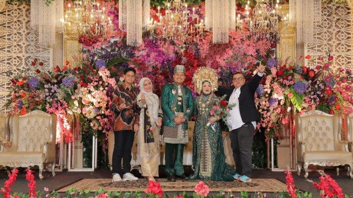Pada Minggu 7 Juli 2024 di Graha Mekarwangi Bandung, Jawa Barat berlangsung akad nikah resepsi Ivana Astrilia dengan Mukhty Hadirun Effendy.