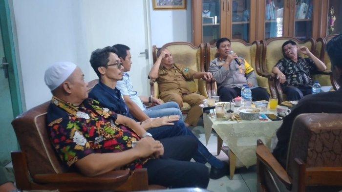 Suasana FGD bertema