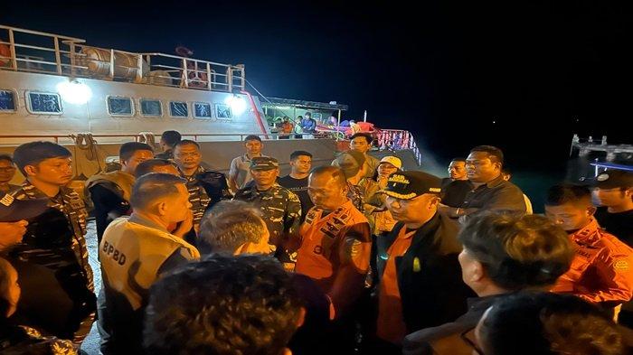 BOAT TERBALIK DI MENTAWAI: Sebanyak 11 penumpang masih dinyatakan hilang dalam kecelakaan kapal yang terjadi di perairan Selat Sipora, Kabupaten Kepulauan Mentawai, Sumatera Barat, pada Senin (14/7/2025).
