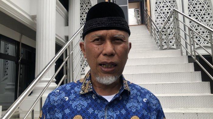 GUBERNUR SUMBAR: Gubernur Sumbar, Mahyeldi, mengungkapkan bahwa jalan tol Padang-Sicincin akan kembali dioperasikan secara fungsional selama mudik Lebaran 2025. Hal ini diungkapkannya saat ditemui TribunPadang.com pada Senin (17/3/2025).