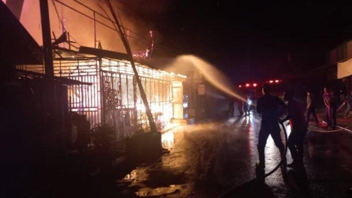 Kebakaran terjadi di Kelurahan Talang, Kecamatan Payakumbuh Barat, Kota Payakumbuh, sekira pukul 03.40 WIB, Sabtu (12/8/2023).