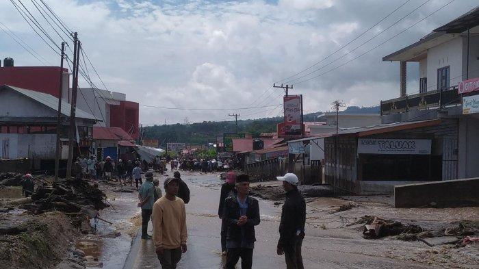 Kondisi Nagari Bukik Batabuah, Kabupaten Agam pasca bnajir lahar dingin, Minggu (12/5/2024)