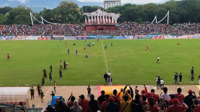 Momen usai pertandingan Semen Padang FC vs Persiraja yang berkesudahan dengan skor 1-0, Sabtu (3/2/2024) sore. Kedua tim berhak menempati satu tempat di semifinal Liga 2 musim 2023/ 2024