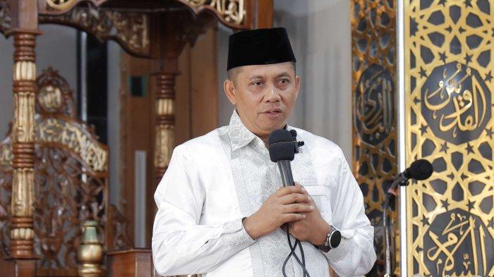 PERESMIAN- Ketua sementara DPRD Provinsi Sumatera Barat (Sumbar), Evi Yandri Rajo Budiman, meresmikan gedung baru Taman Pendidikan Al-Qur’an (TPQ) Masjid Miftahul Jannah, Minggu (1/6/2025), di Komplek Polda Balai Baru, Kota Padang. Evi Yandri menekankan pentingnya peran lembaga pendidikan keagamaan dalam membentuk karakter generasi muda agar terhindar dari berbagai ancaman sosial.