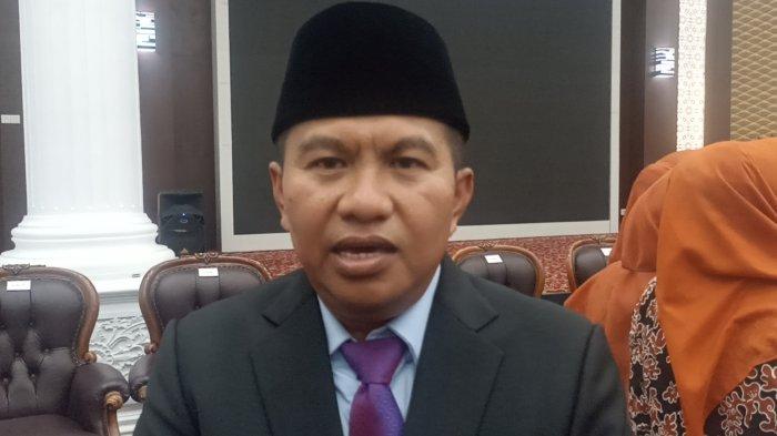PELANTIKAN SEKDA BUKITTINGGI- Sekda Bukittinggi terpilih, Rismal Hadi usai pelantikan dan pengucapan sumpah serta serah terima jabatan di Rumah Dinas Wali Kota Bukittinggi, Selasa (8/7/2025). Rismal katakan banyak permasalahan yang perlu dituntaskan.