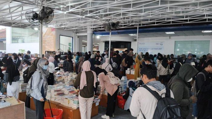 Semesta Buku kembali hadir menyambut pembaca dan penikmat literasi. Mengusung moto “pameran akbar buku berkualitas terbitan Gramedia dengan harga terjangkau”, Semesta Buku berlangsung 16 Februari hingga 3 Maret 2024di lebih dari dari 30 kota dan 28 provinsi.