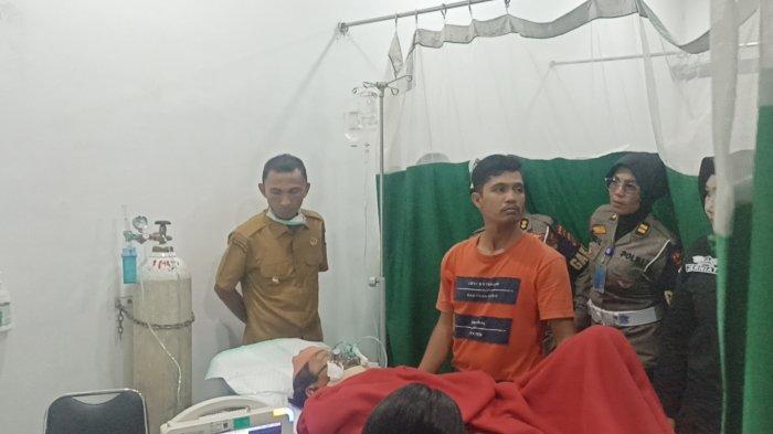 BUS ALS TERBALIK- Kondisi sopir bus ALS usai kecelakaan dan mendapat perawatan di RSUD Padang Panjang, Selasa (6/5/2025). Sopir bus ALS dirujuk ke RS M. Djamil Padang lantaran mengalami fraktur nasal atau patah tulang hidung.