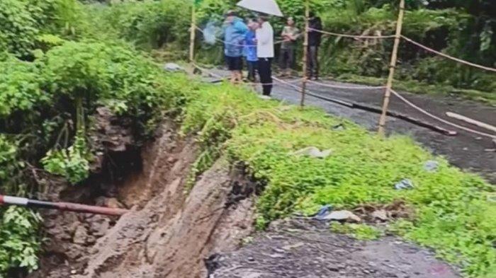 Longsor di Jorong Limo Kaum, Nagari Sungai Pua, Agam, Rabu (3/1/2024).