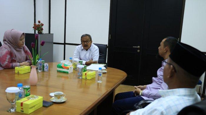 Badan Kehormatan (BK) DPRD Provinsi Sumatera Barat (Sumbar) membahas sejumlah hal-hal strategis dengan BK DPRD Kota Tanjung Pinang, Kamis (29/2/2024). Salah satunya adalah, koordinasi pembinaan etika dewan dengan fraksi-fraksi yang ada di DPRD tersebut.