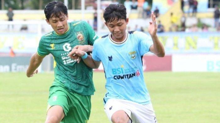 Penampilan stoper Sriwijaya FC Fajar Zainul Muttaqin usai menyumbang salah satu gol atas Perserang dengan skor 0-3 di Stadion Maulana Yusuf, Serang, Jumat (12/1/2024).