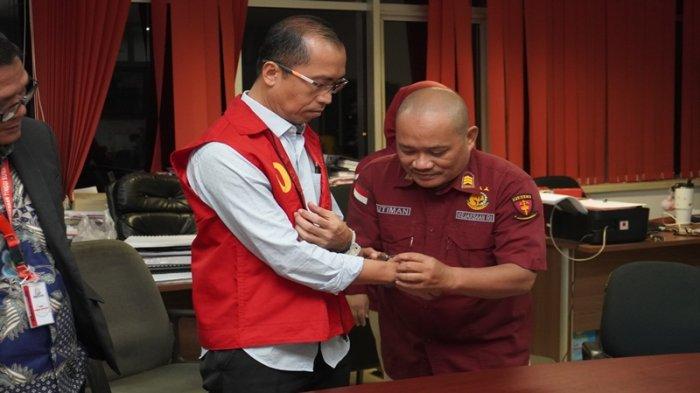 Kejati Sumsel menahan sejumlah tersangka yang diduga terkait dugaan korupsi pembangunan Pasar Cinde Palembang. Perkara ini juga menyeret mantan Gubernur Sumsel, Alex Noerdin.