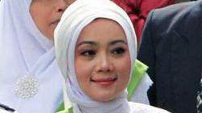 RUMAH TANGGA RIDWAN KAMIL - Foto istri mantan Gubernur Jabar Ridwan Kamil, Atalia Praratya. Alasan Atalia Praratya dan Ridwan Kamil Datang Terpisah saat Solat Eid.