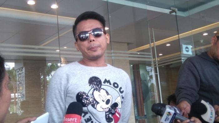 ARTIS DIJUAL MUNCIKARI - Sosok muncikari Robby Abbas. Artis terkenal inisial TB tinggal di Bali pernah dijual Robby Abbas