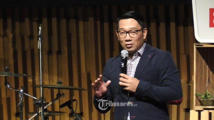 RIDWAN KAMIL DNA - Ridwan Kamil menjadi pembicara dalam acara sharing, Bukatalks di SCTV Tower, Senayan City, Jalan Asia Afrika, Jakarta Selatan, Jumat (27/10/2017). Bakal buktikan pengakuan Lisa Mariana bbohong, Ridwan Kamil tes DNA