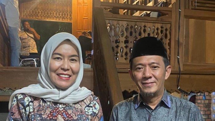 Balon Walikota Fitrianti Agustinda bersama Charma Afrianto terlihat akrab beberapa waktu lalu.