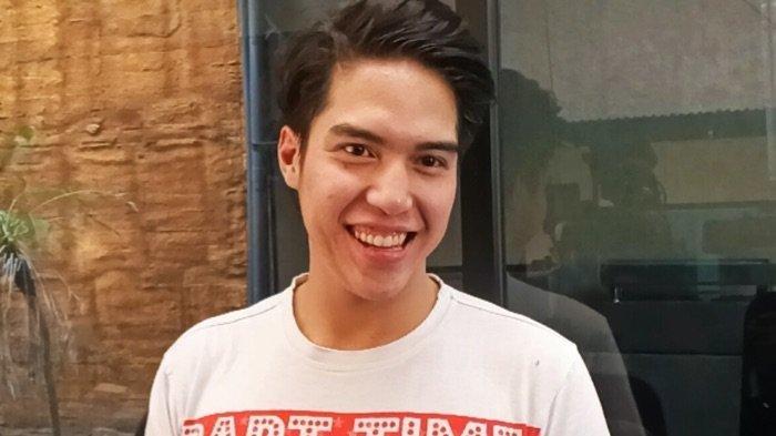 KONTEN AHMAD DHANI - El Rumi di Mampang Prapatan, Jakarta Selatan, Rabu (13/3/2024). Beginilah respons El Rumi soal konten Ahmad Dhani yang menyebut Maia Estianty soal gibah dan fitnah.