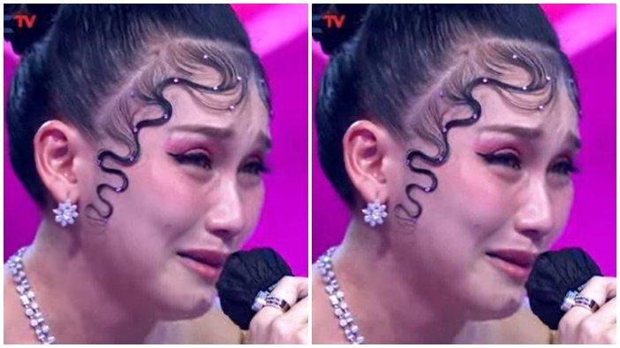 Berikut 5 lagu Ayu Ting Ting yang bermakna patah hati ditinggal kekasih, mulai dari lagu Single Happy hingga lagu Suara Hati.