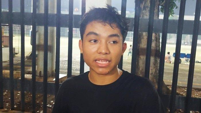 BETRAND PETO KECEWA -- Penyanyi Betrand Peto sebut, presenter kondang Ruben Onsu rayakan ulang tahun ke-41 dengan makan malam bersama ketiga anaknya, Betrand Peto, Thania Putri Onsu, dan Thalia Putri Onsu.. Betrand Peto Ngaku tak Terima, Kedekatan Ruben Onsu dan Desy Ratnasari Disorot
