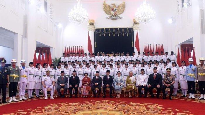 Paskibraka Nasional 2023 yang bertugas mengibarkan bendera Merah Putih pada Upacara Peringatan Detik-Detik Proklamasi Kemerdekaan Republik Indonesia pada Rabu, 17 Agustus 2023.