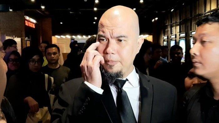 UNDANGAN PERNIKAHAN AL - Ahmad Dhani ditemui usai jumpa pers konser Dewa 19 di kawasan Senayan, Jakarta Pusat, Rabu (15/1/2020). Deretan pejabat hadiri pernikahan Al Ghazali, Ahmad Dhani bocorkan