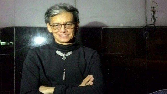 FARIZ RM DITANGKAP -- Fariz RM usai konser Nostalgia SMA di JCC Senayan, Jakarta Selatan, Jumat (20/1/2017) malam.. Detik-detik Fariz RM Ditangkap karena Narkoba, Tak Jera Sudah 4 Kali Ditahan dengan Kasus Sama