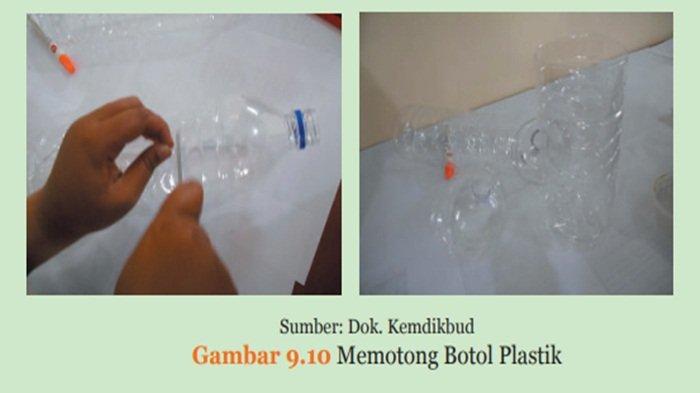 Gambar 9.10 Memotong Botol Plastik