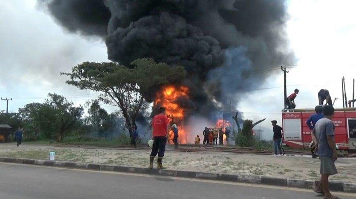 Gudang BBM ilegal terbakar di Desa Ibul Besar II, Kecamatan Pemulutan, Ogan Ilir, Selasa (1/8/2023) siang.